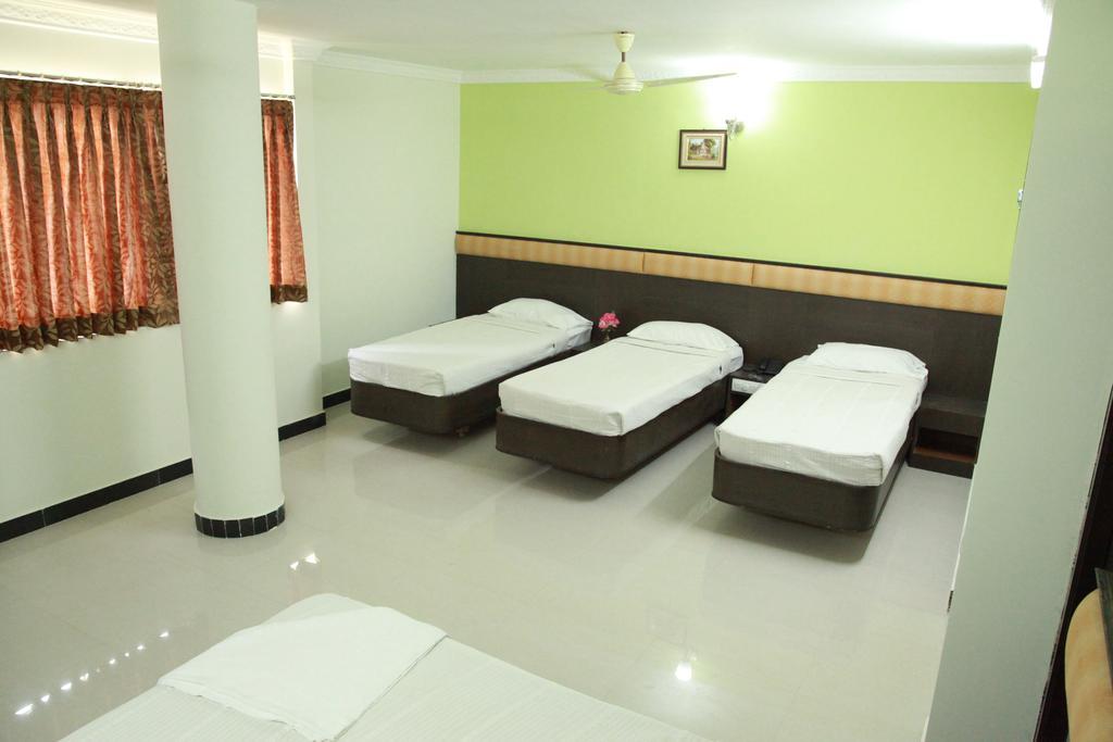 Hotel Jeyam Residency, Kumbakonam Pokoj fotografie